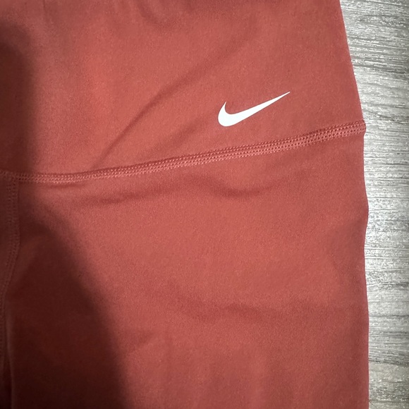 Nike Dri-Fit Women's Biker Shorts Size Small - Picture 3 of 4